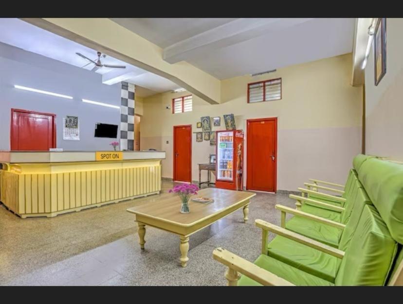 Ss Kkp Tourist Home تريفِندرم المظهر الخارجي الصورة